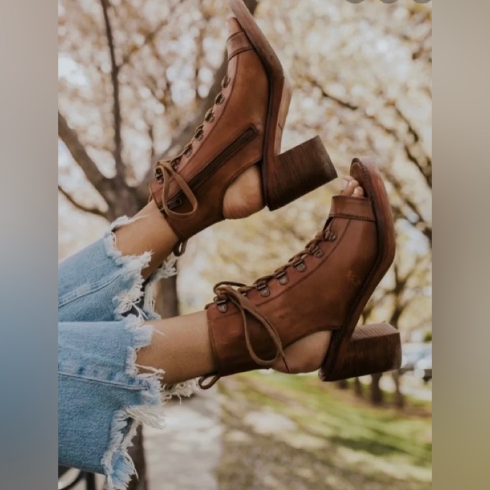 Free People City of Lights Dark Brown leather Lace Up chunky block size 7.5